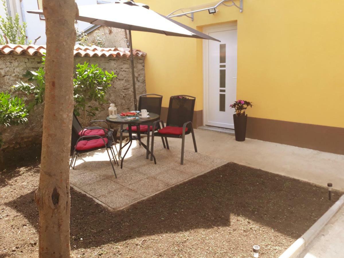 Dajven Hotel Pula Luaran gambar